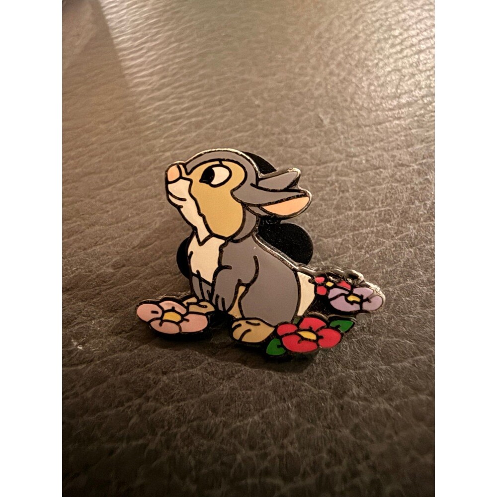 DISNEY Trading Pin - Bambi’s Thumper on Flowers Collector PIN